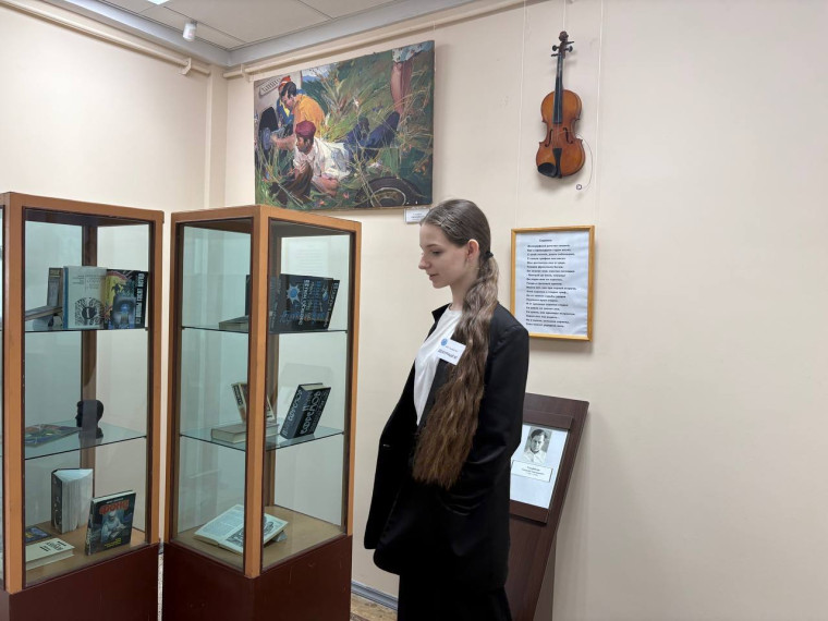 Выставка к 90-летию Г. Голобокова "Планета Голобоков"..