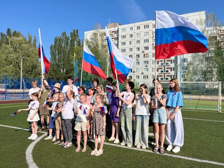 Патриотические акции «Российский триколор», "Флаги России", посвященные Дню России..